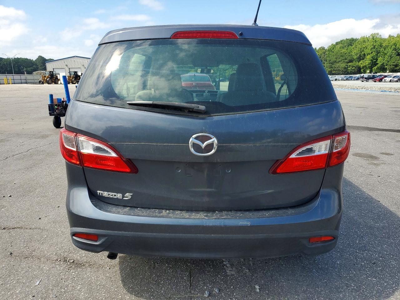 2012 Mazda 5 - Image 6