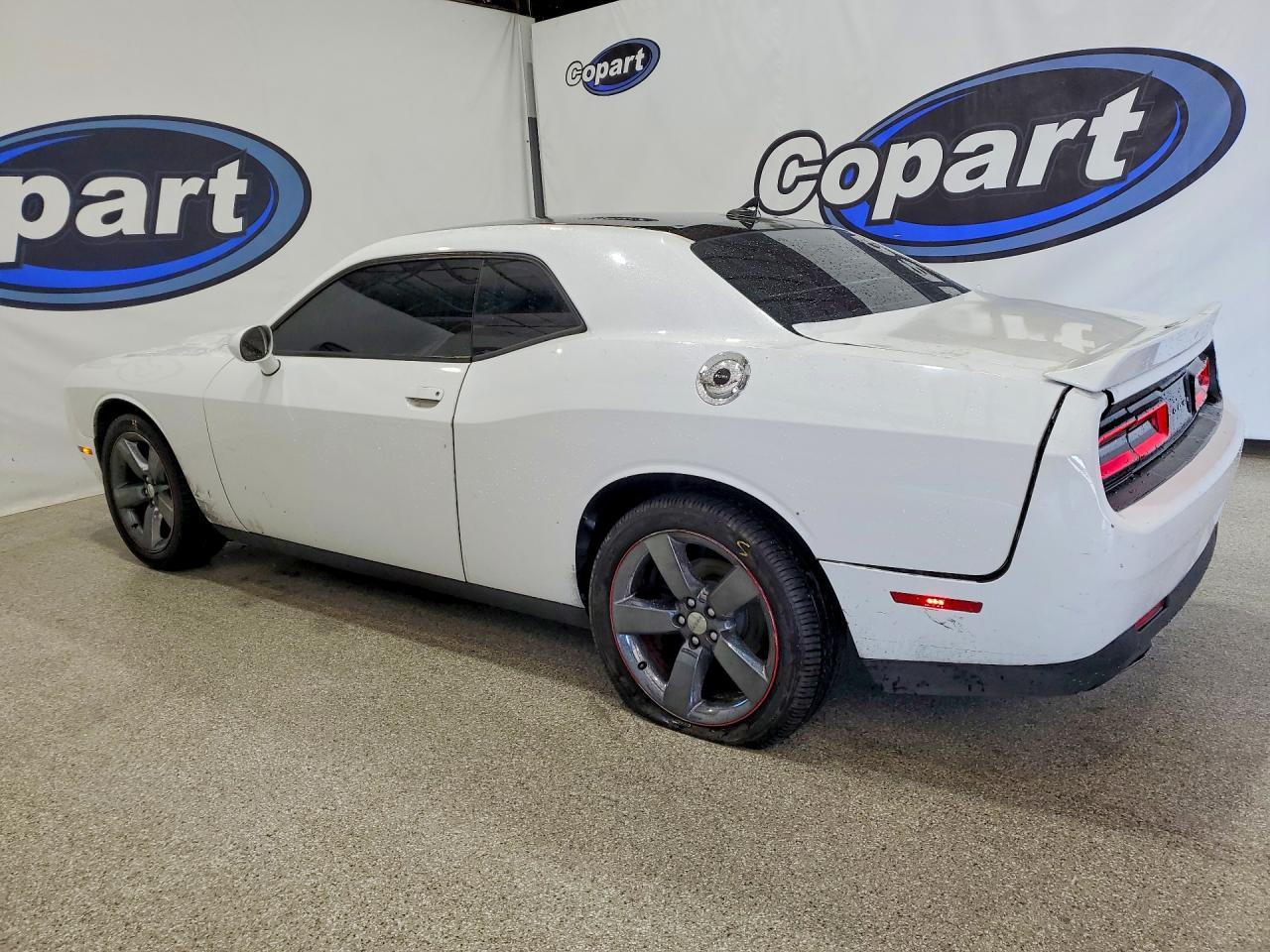 2018 Dodge Challenger Sxt - Image 2