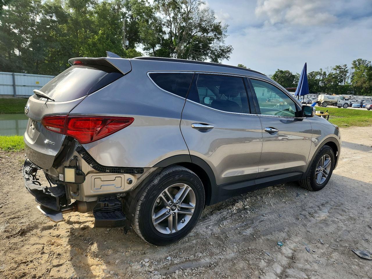 2017 Hyundai Santa Fe Sport 2.4L - Image 3