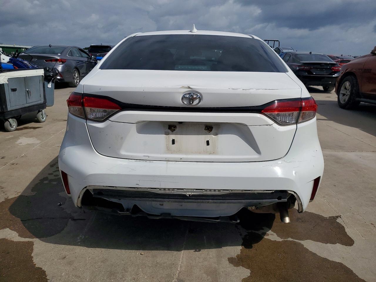2022 Toyota Corolla Le - Image 6