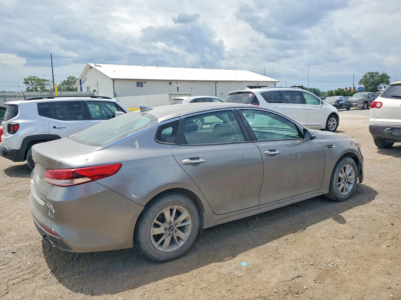 2017 Kia Optima Lx - Фото 3