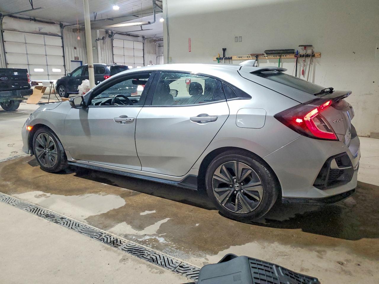 2021 Honda Civic Sport Touring - Фото 2