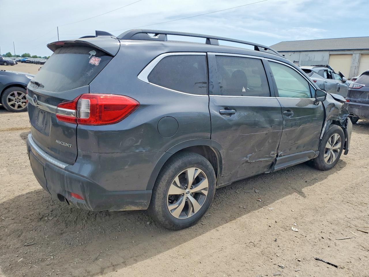 2021 Subaru Ascent Premium - Фото 3