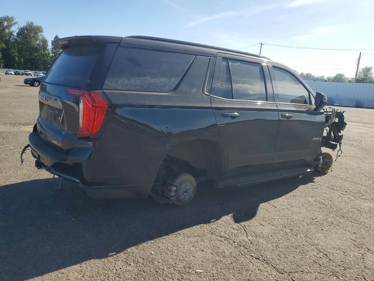 2021 GMC Yukon At4 - Фото 3