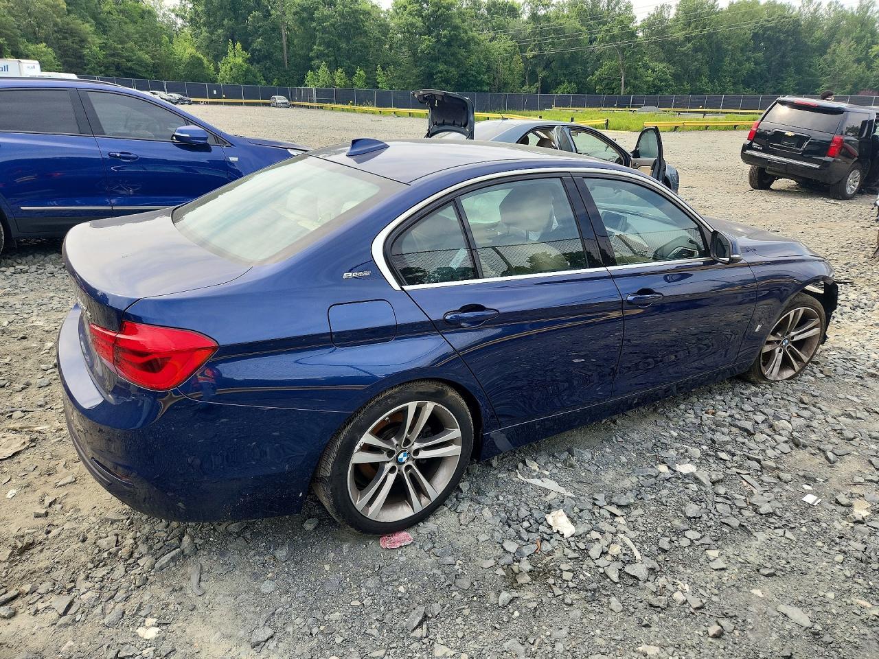 2018 BMW 330E - Фото 3