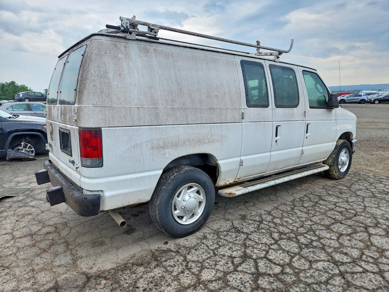 2011 Ford E250 Utility / Service Van - Image 3