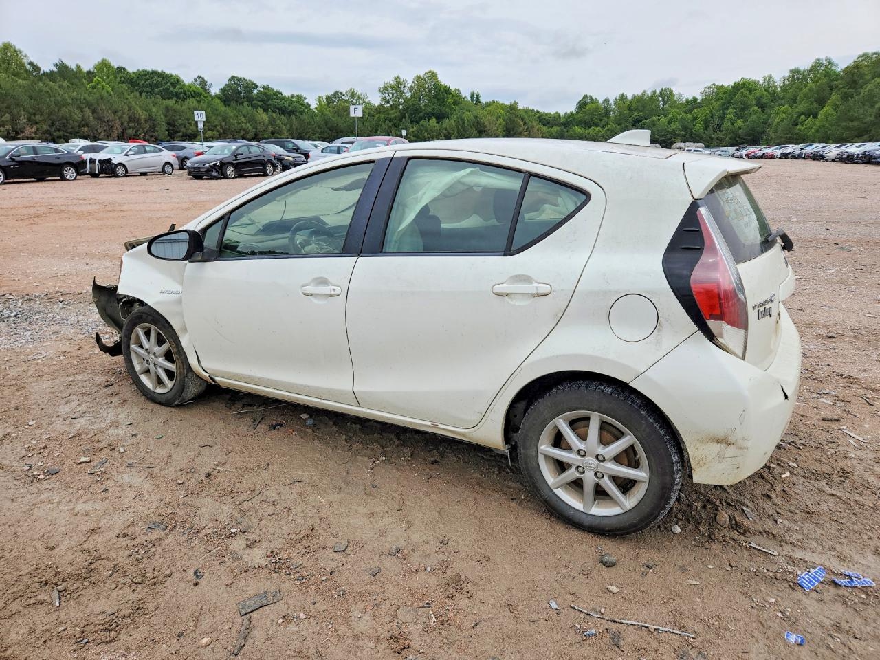 2015 Toyota Prius C Three - Image 2