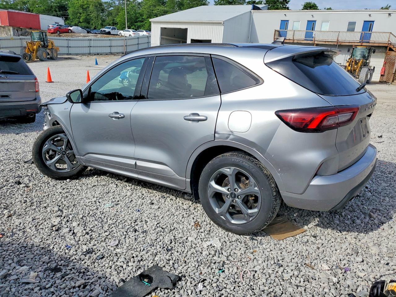 2024 Ford Escape St Line - Image 2