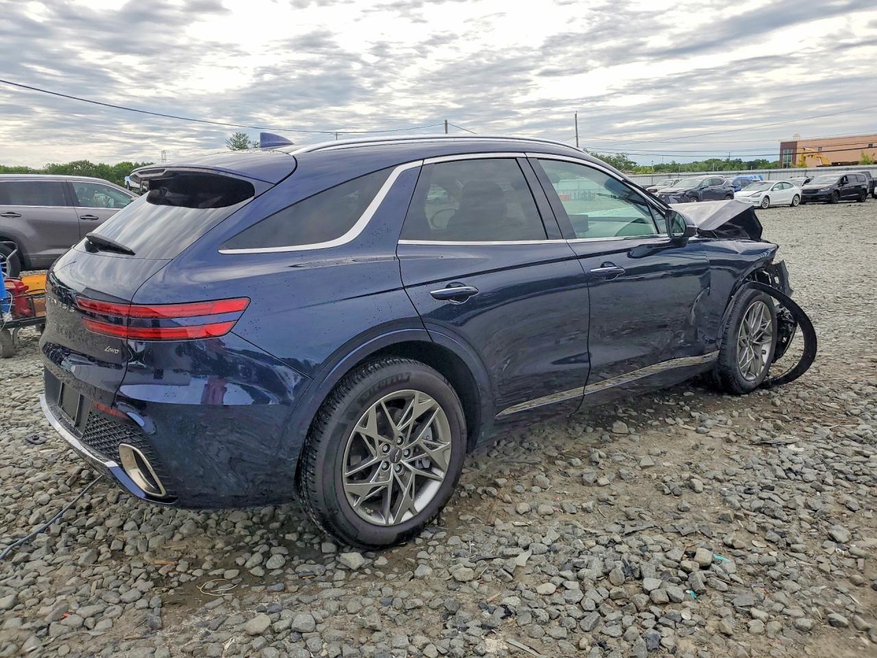 2025 Genesis Gv70 2.5T Standard - Image 3