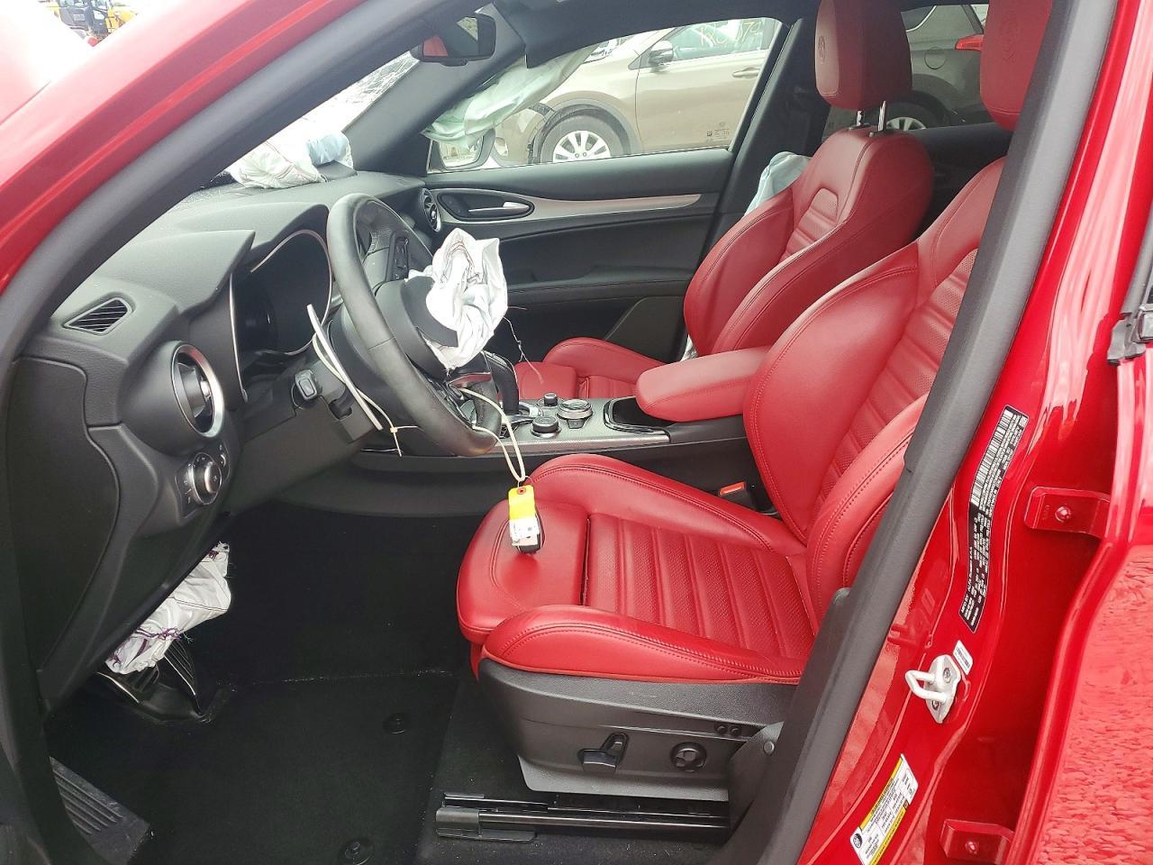 2025 Alfa Romeo Stelvio Base/Sprint/Intensa - Image 7