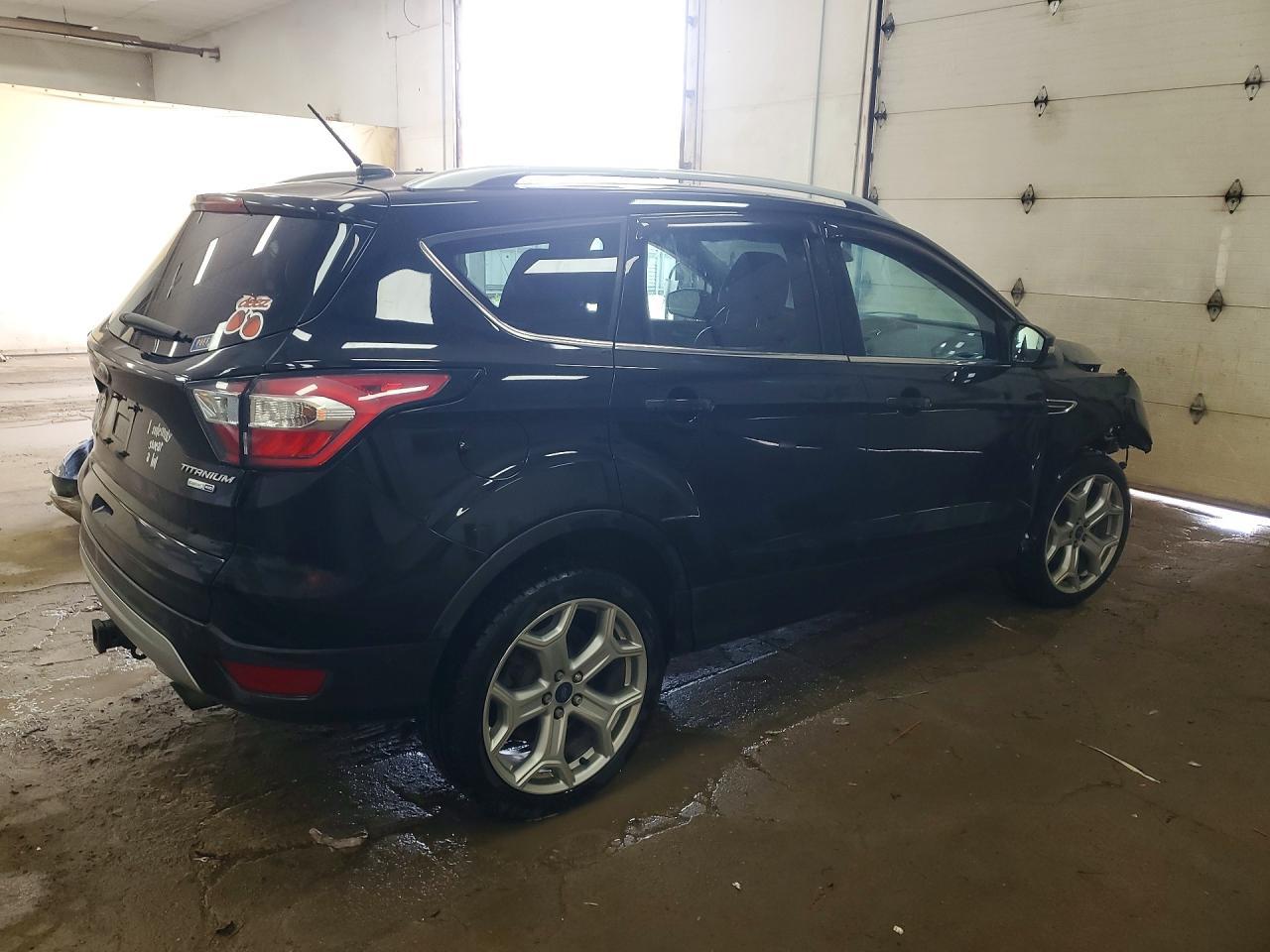2017 Ford Escape Titanium - Фото 3