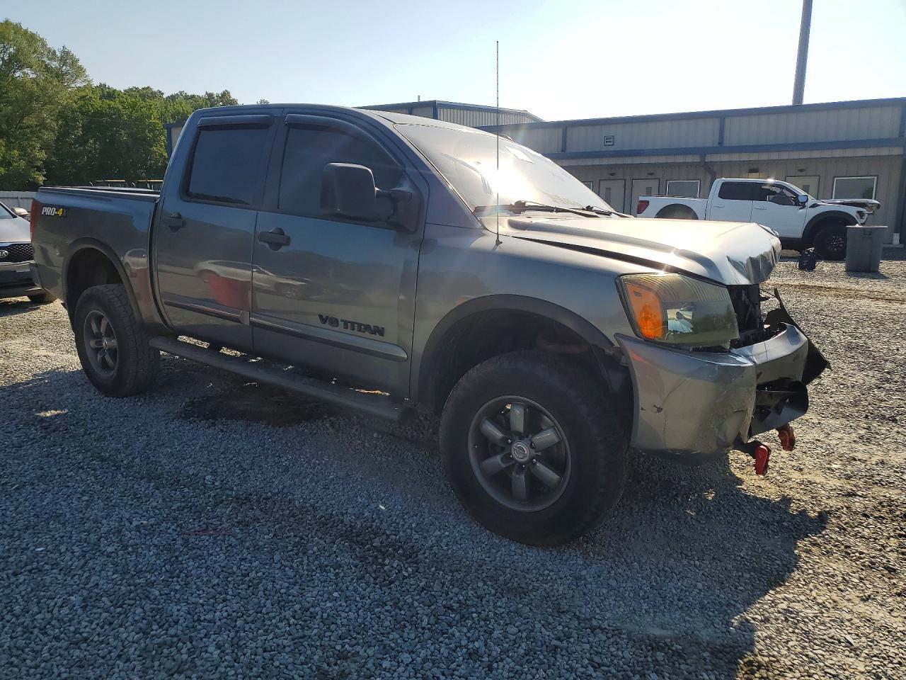 2013 Nissan Titan Sv - Image 4