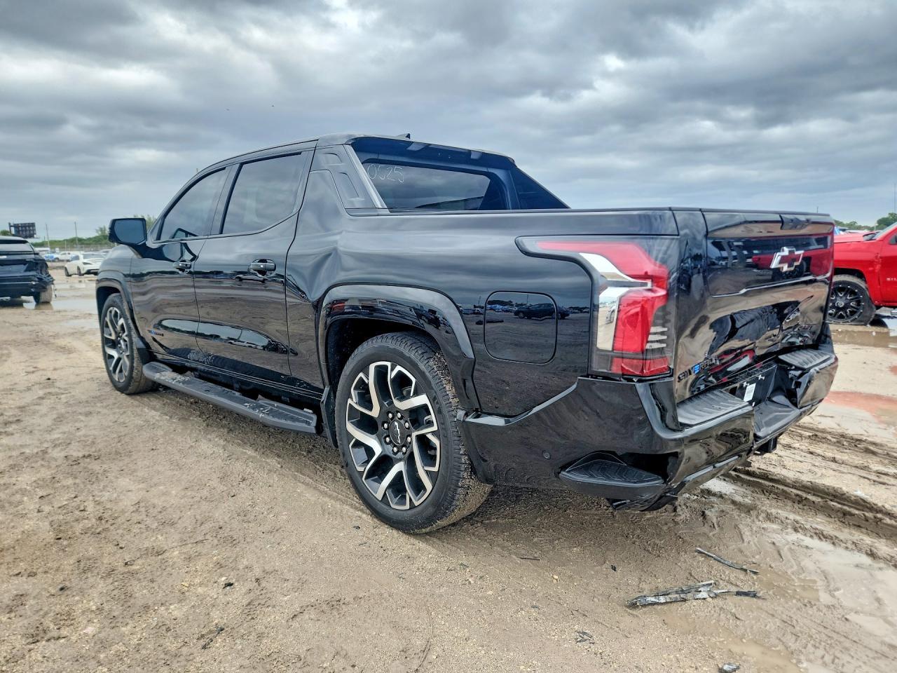 2024 Chevrolet Silverado Rst - Фото 2
