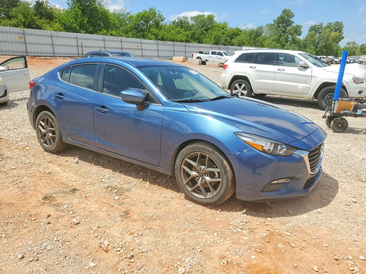 2017 Mazda 3 - Image 4