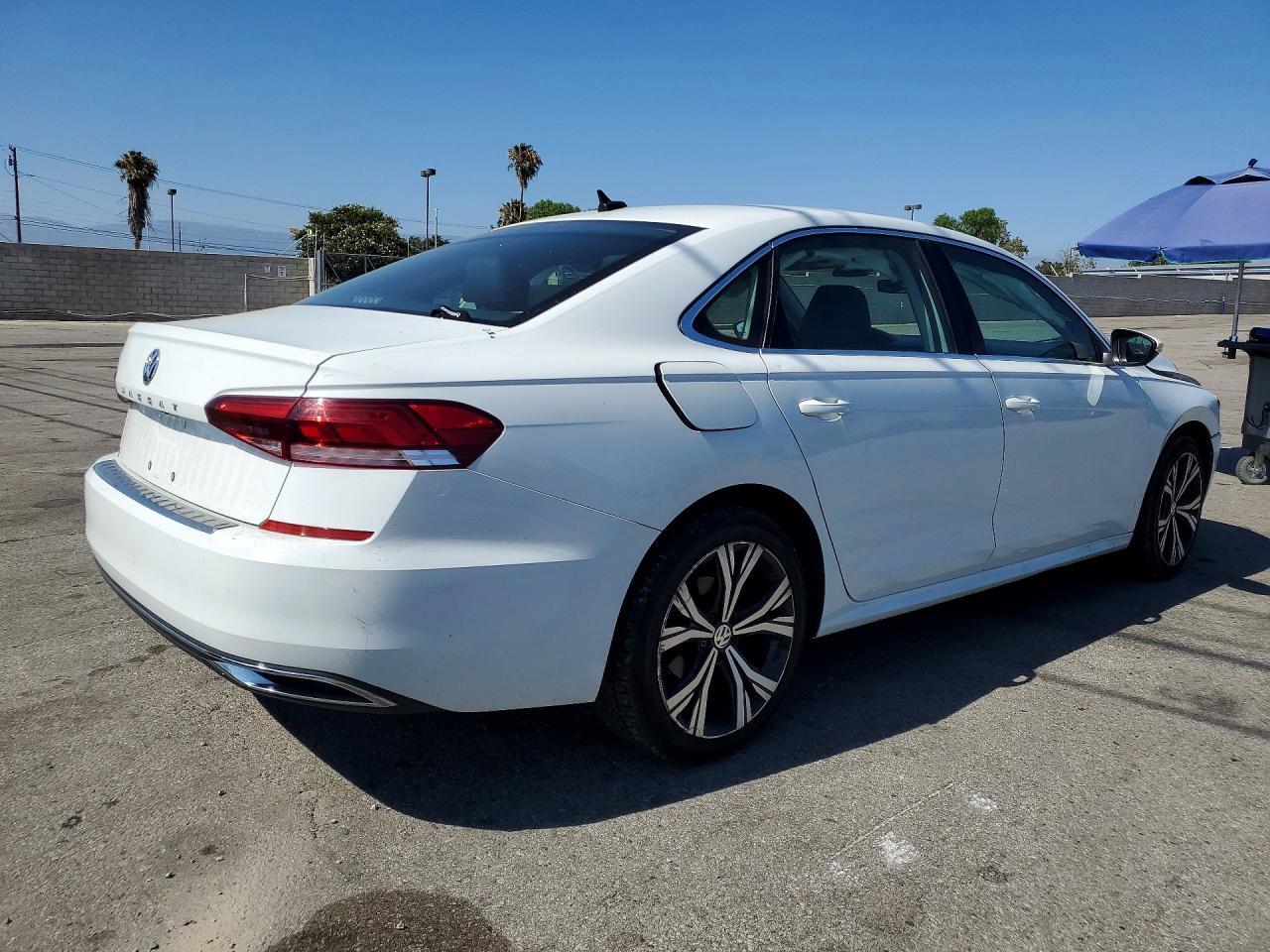 2021 Volkswagen Passat Se - Image 3