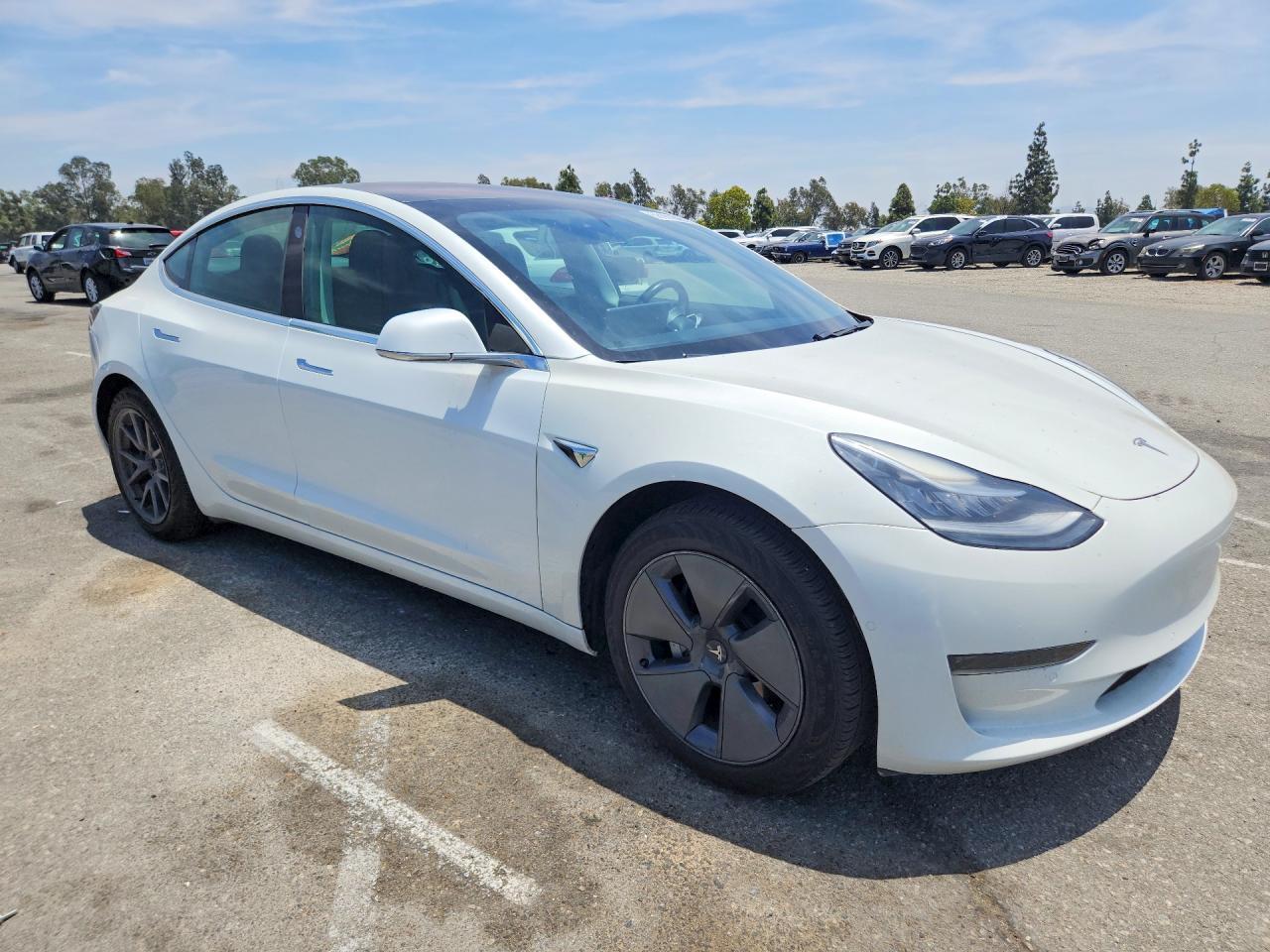 2019 Tesla Model 3 - Фото 4