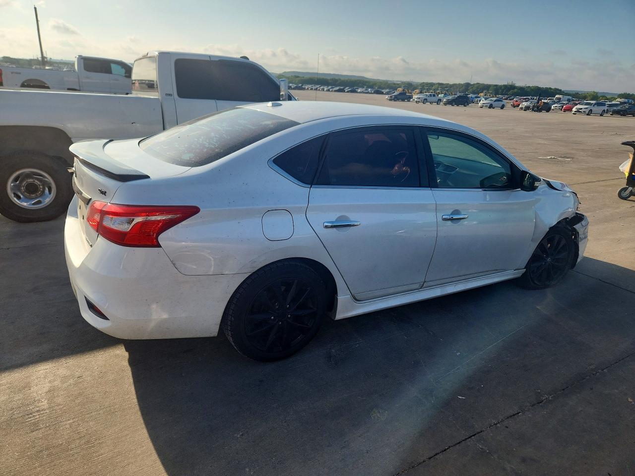 2018 Nissan Sentra Sr - Фото 3
