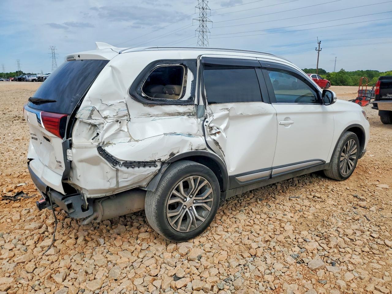 2017 Mitsubishi Outlander Se - Фото 3