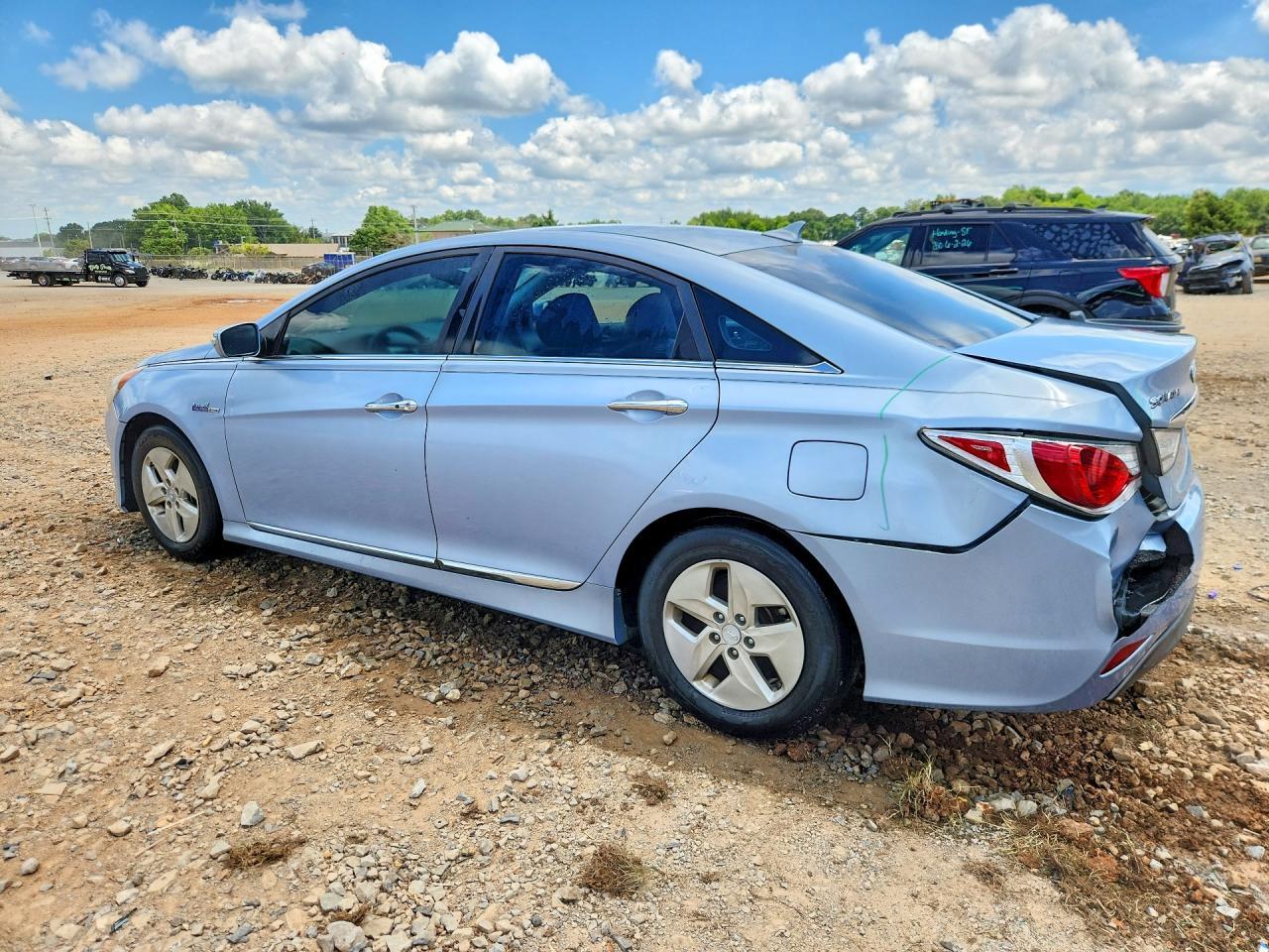 2011 Hyundai Sonata Hybrid - Image 2