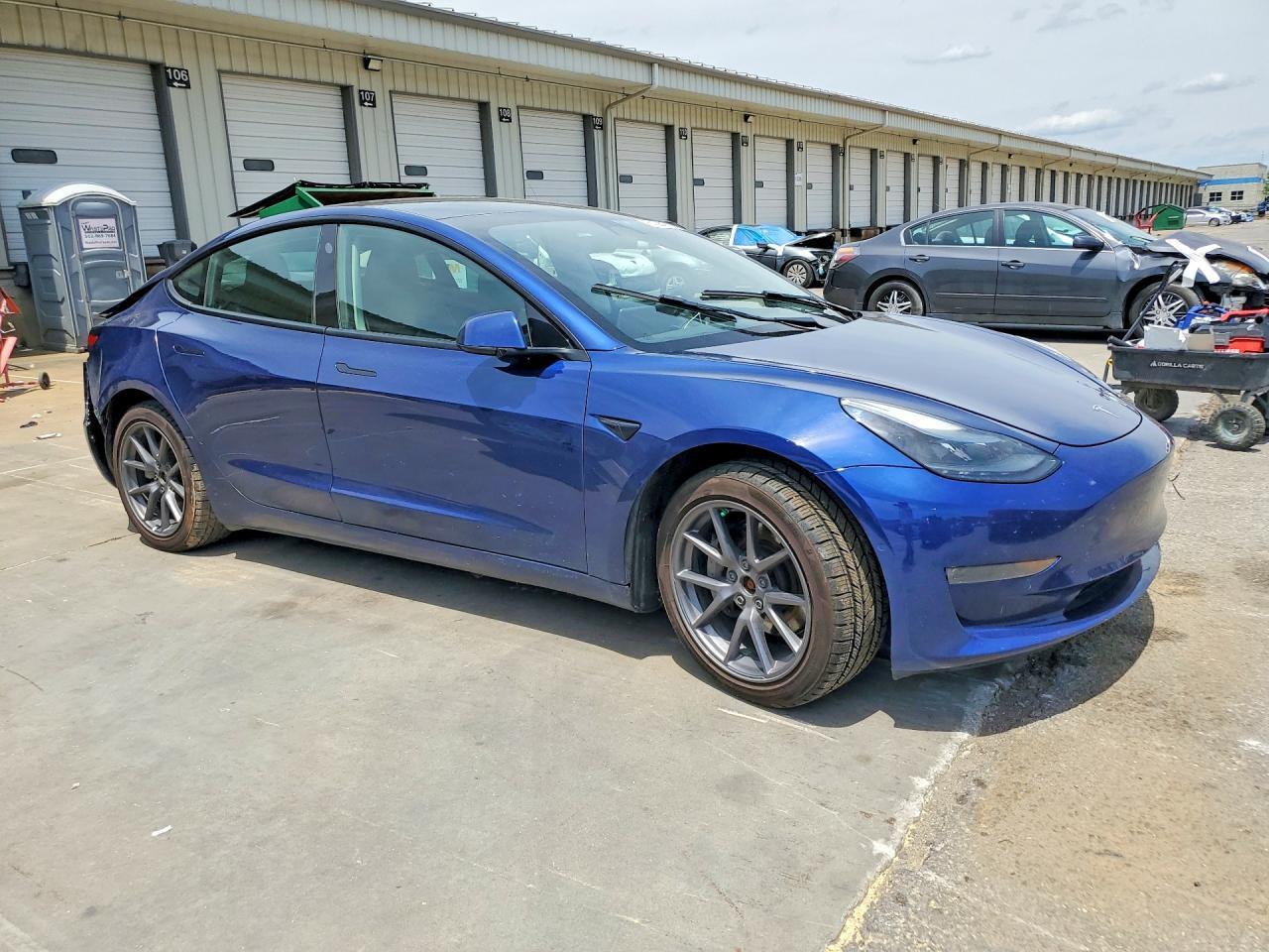 2022 Tesla 3 - Фото 4