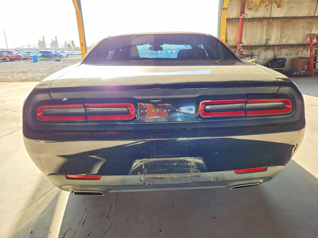 2016 Dodge Challenger Sxt - Image 6