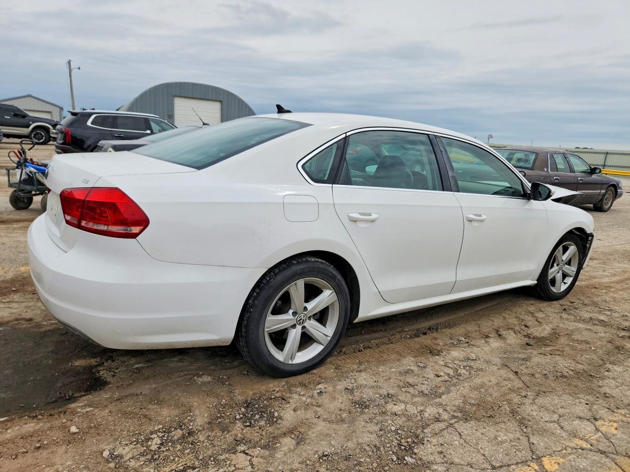 2012 Volkswagen Passat Se - Фото 3