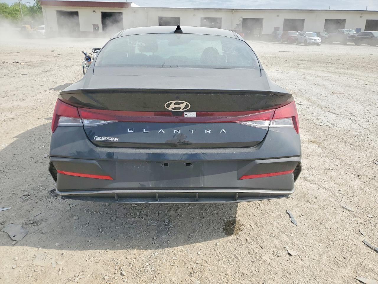 2025 Hyundai Elantra Sel Sport - Image 6
