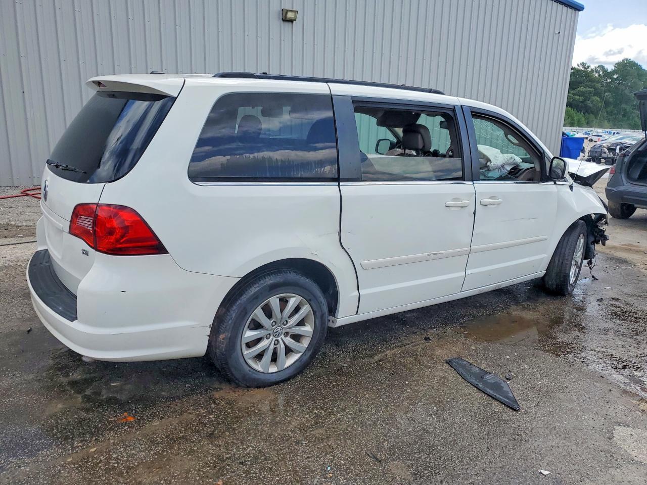 2012 Volkswagen Routan Se - Фото 3