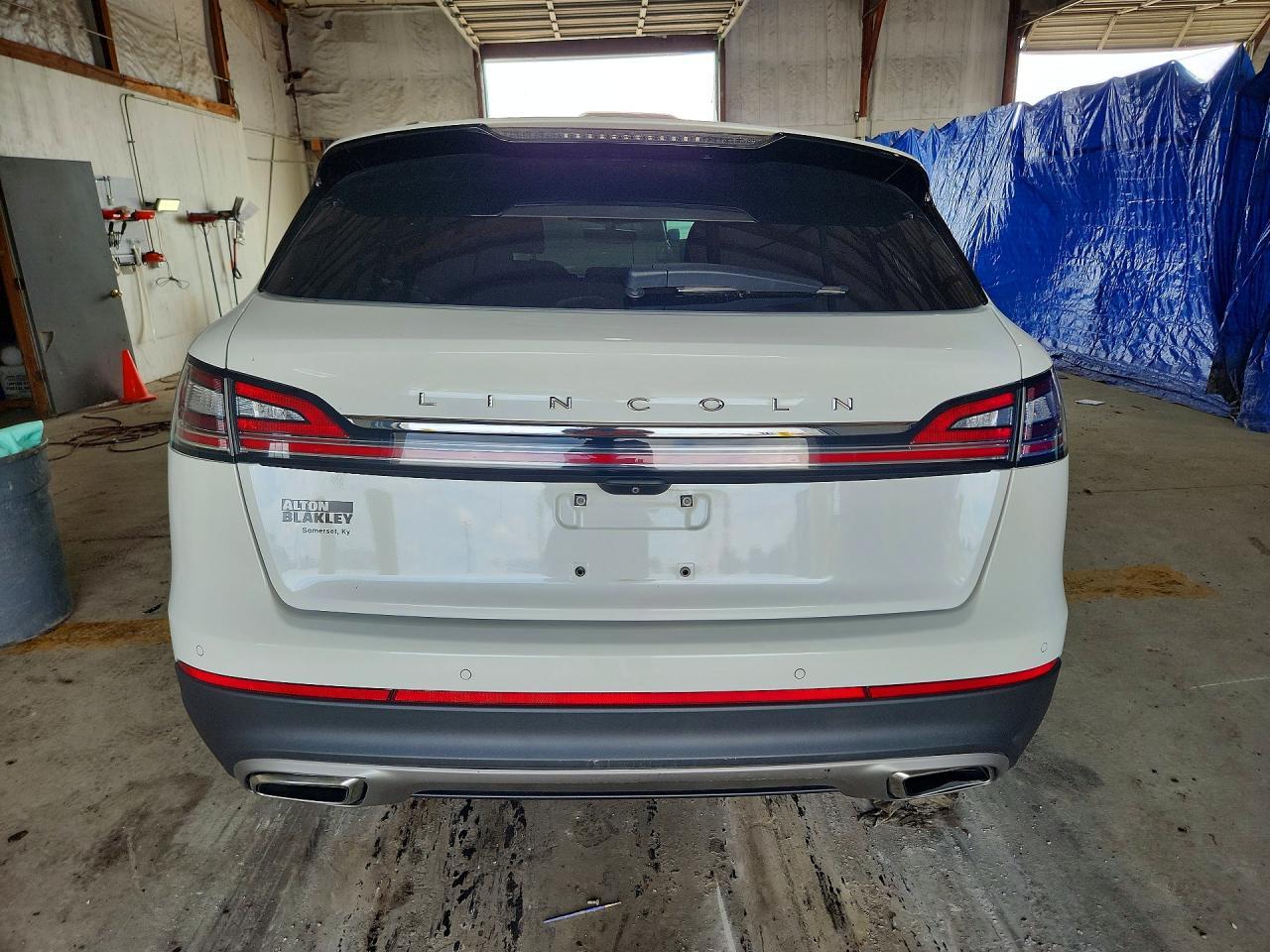2022 Lincoln Nautilus - Image 6