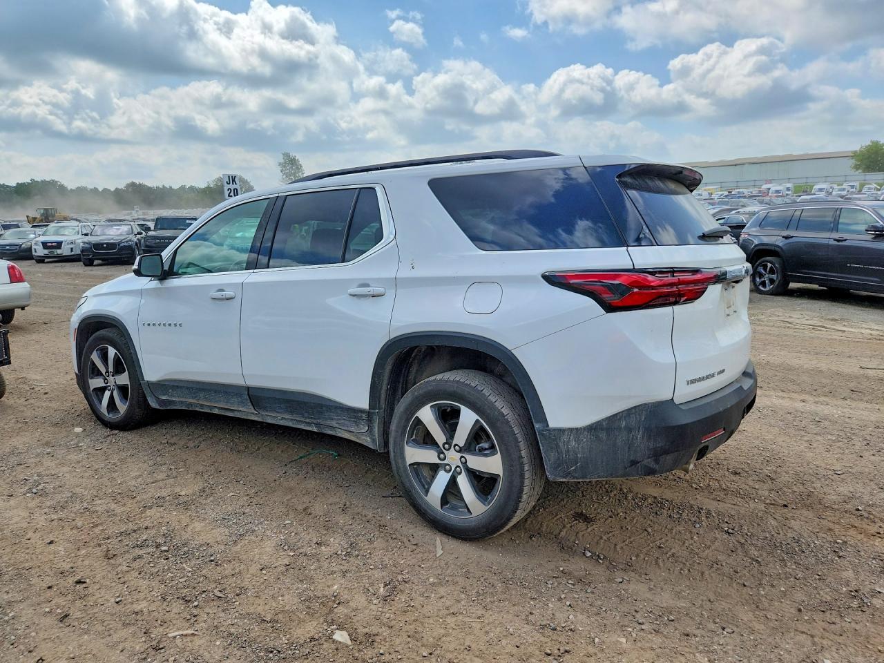 2023 Chevrolet Traverse Lt - Фото 2