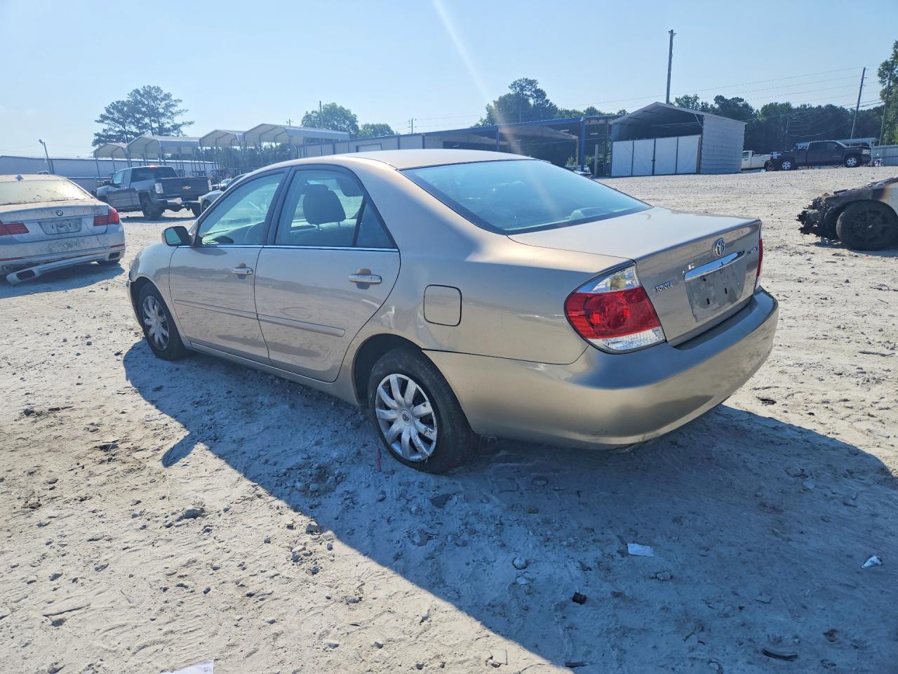 2005 Toyota Camry Le - Фото 2