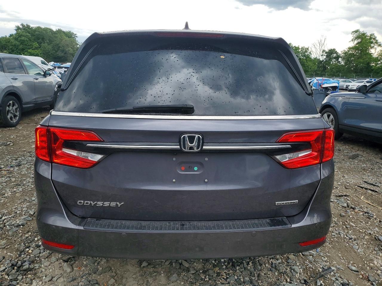 2023 Honda Odyssey Touring - Image 6