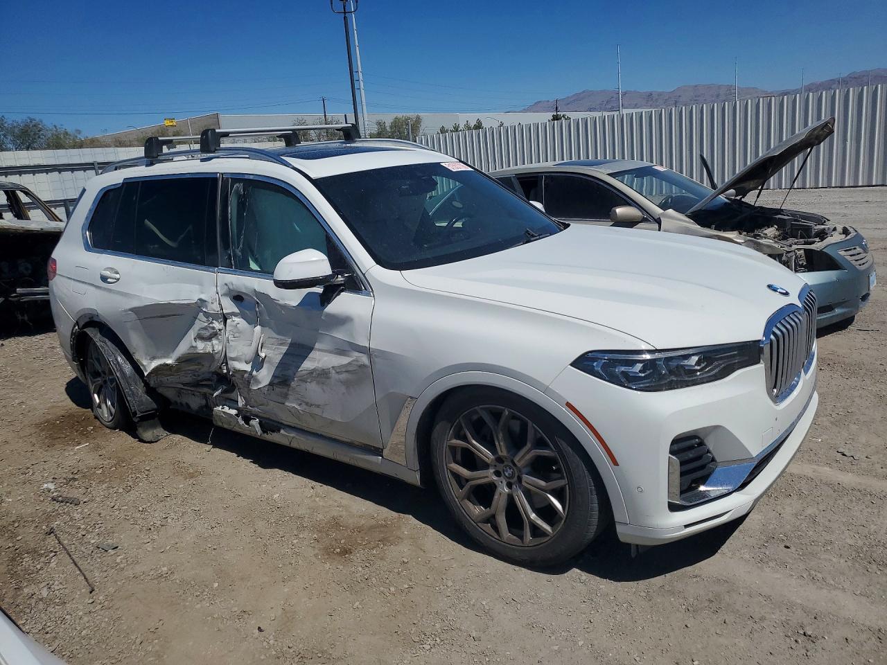 2022 BMW X7 xDrive40I - Фото 4