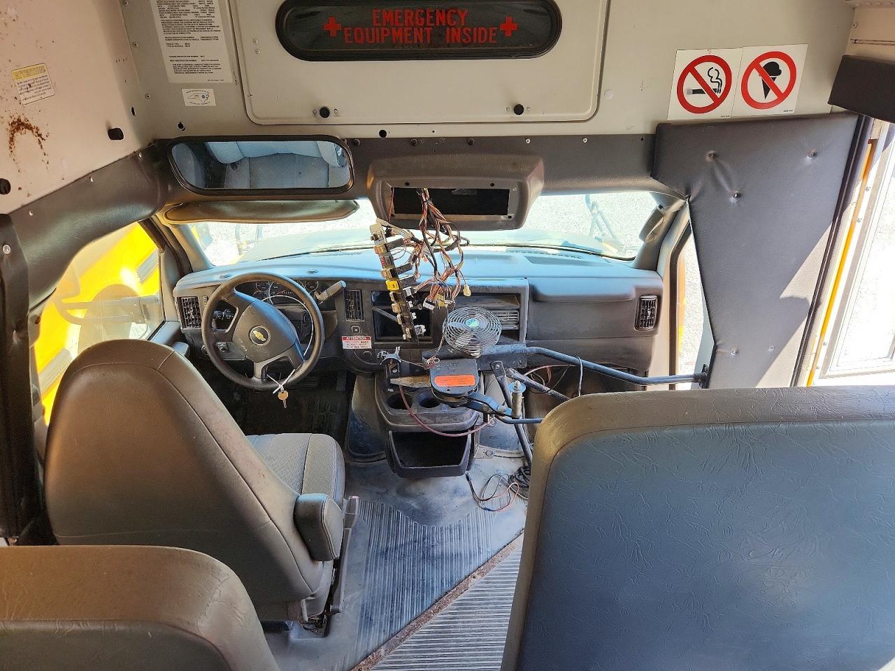2012 Chevrolet Express G4 - School Bus - Фото 5