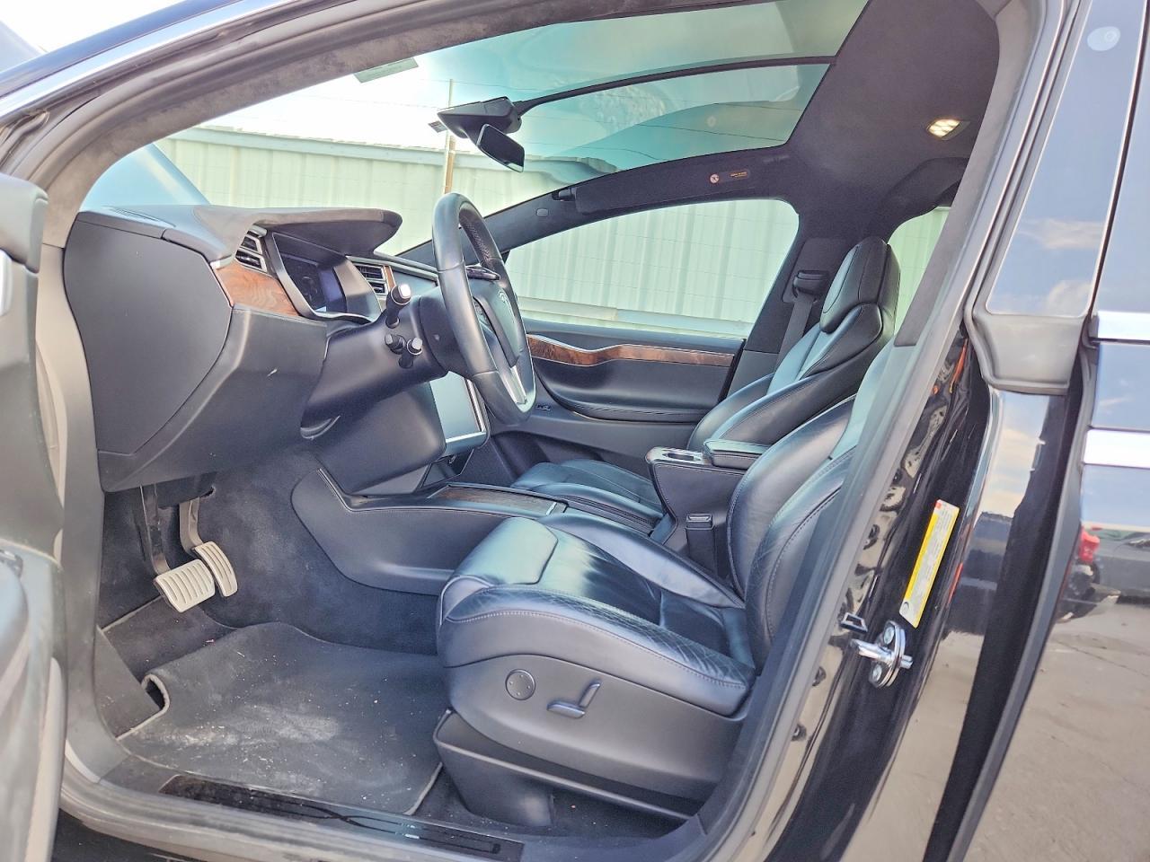 2017 Tesla Model X - Image 7