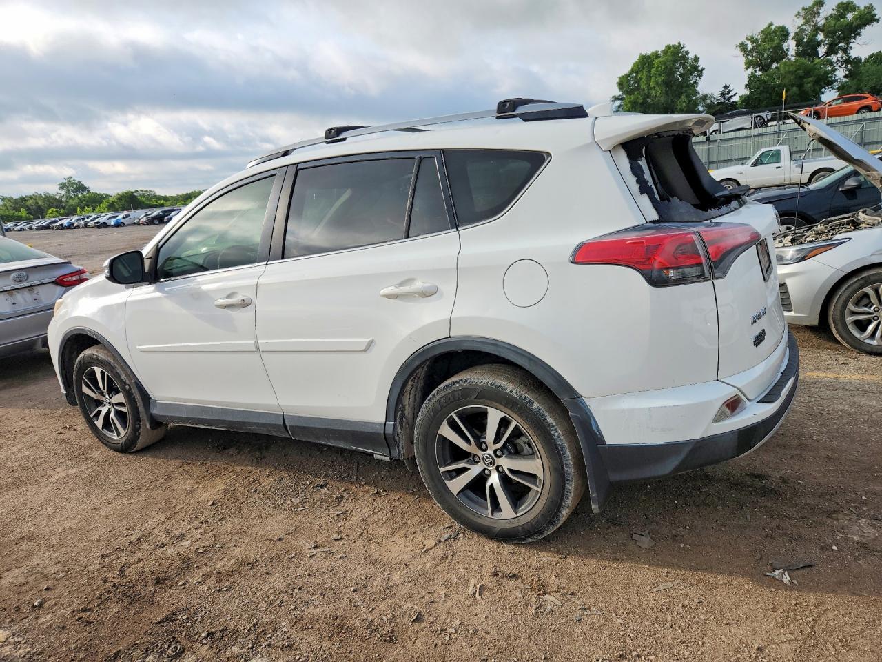 2018 Toyota Rav4 Xle - Фото 2