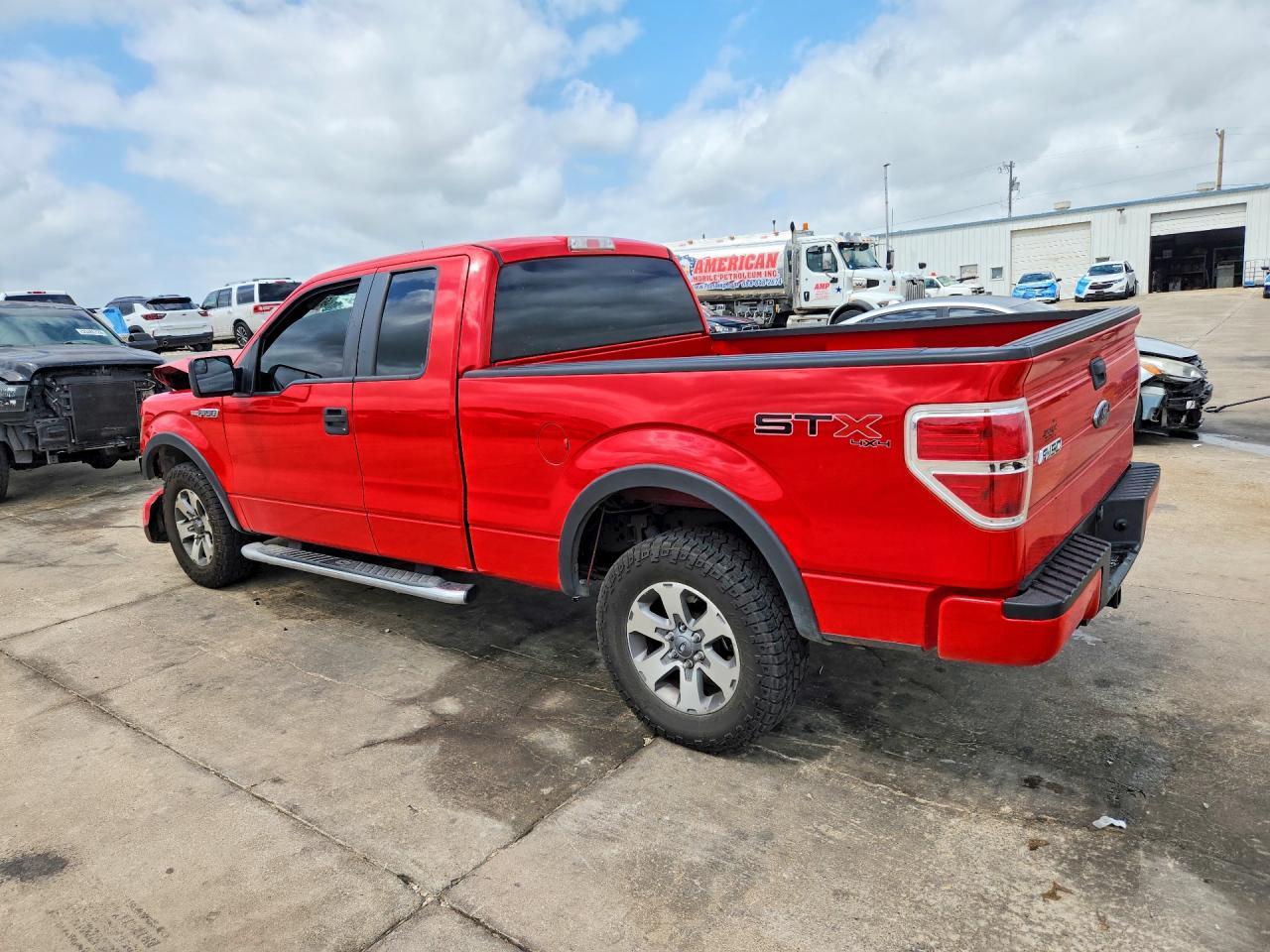 2013 Ford F150 - Фото 2