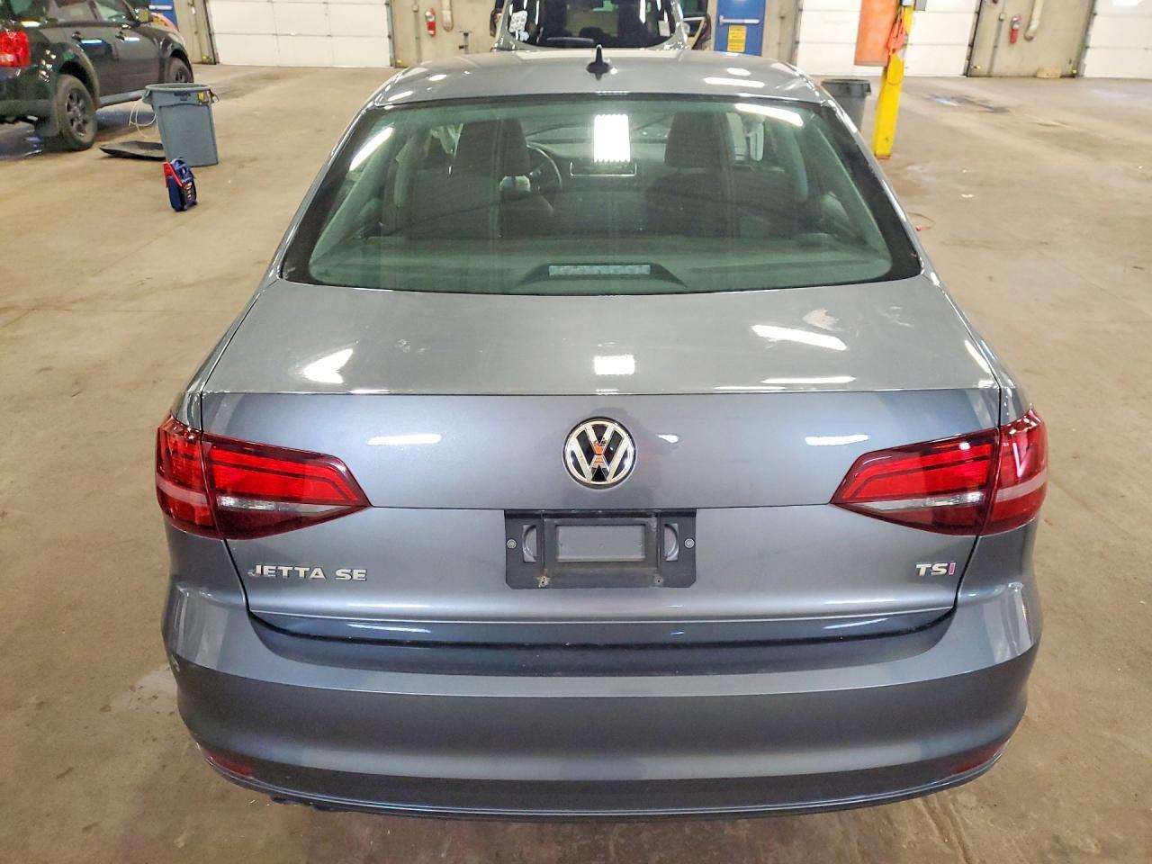2017 Volkswagen Jetta Se - Фото 6