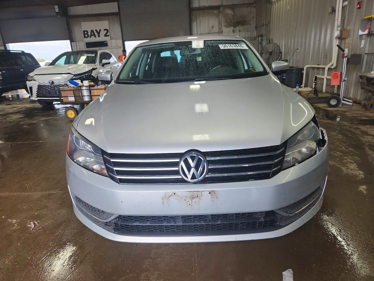 2014 Volkswagen Passat S - Image 5