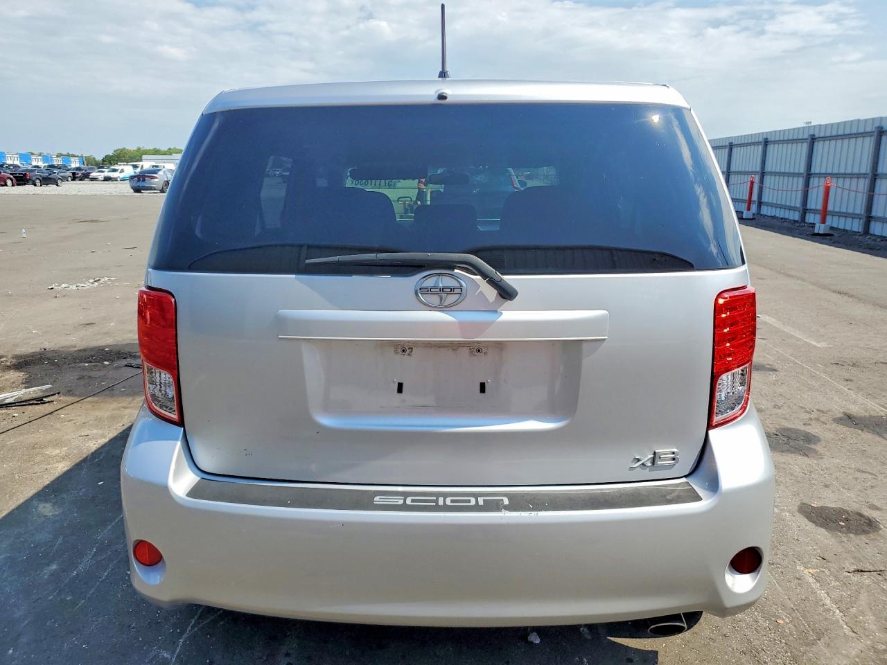 2012 Scion Xb Base - Фото 6
