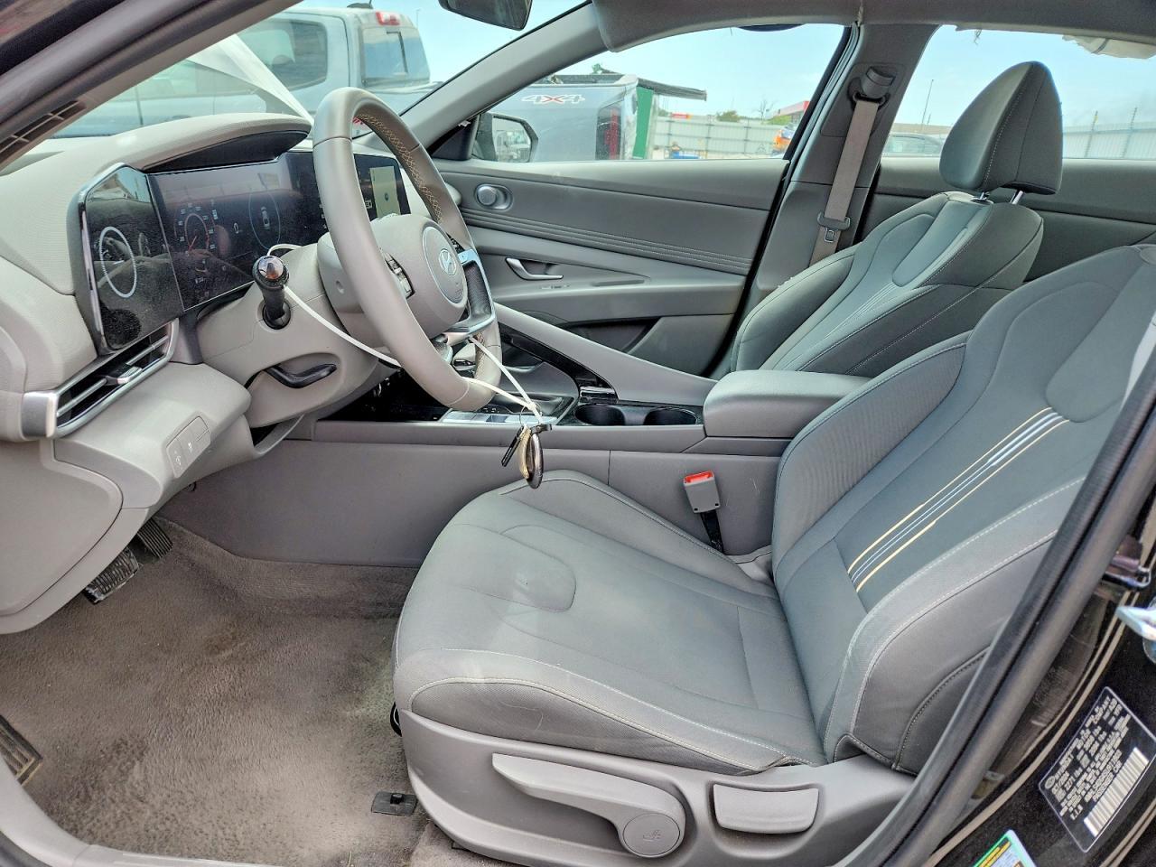 2025 Hyundai Elantra Sel - Image 7