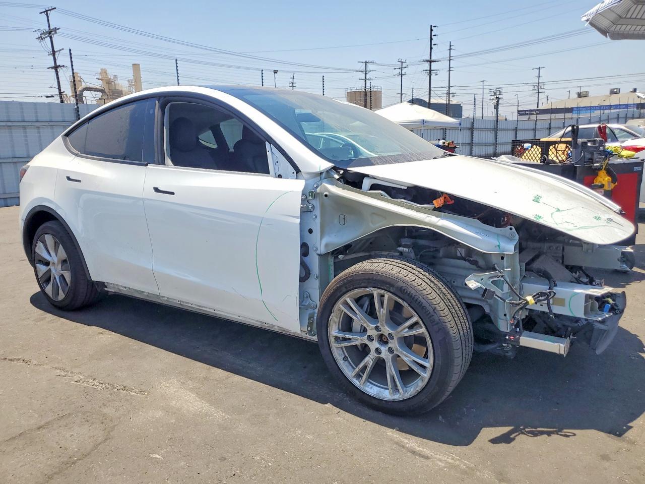 2023 Tesla Model Y - Фото 4