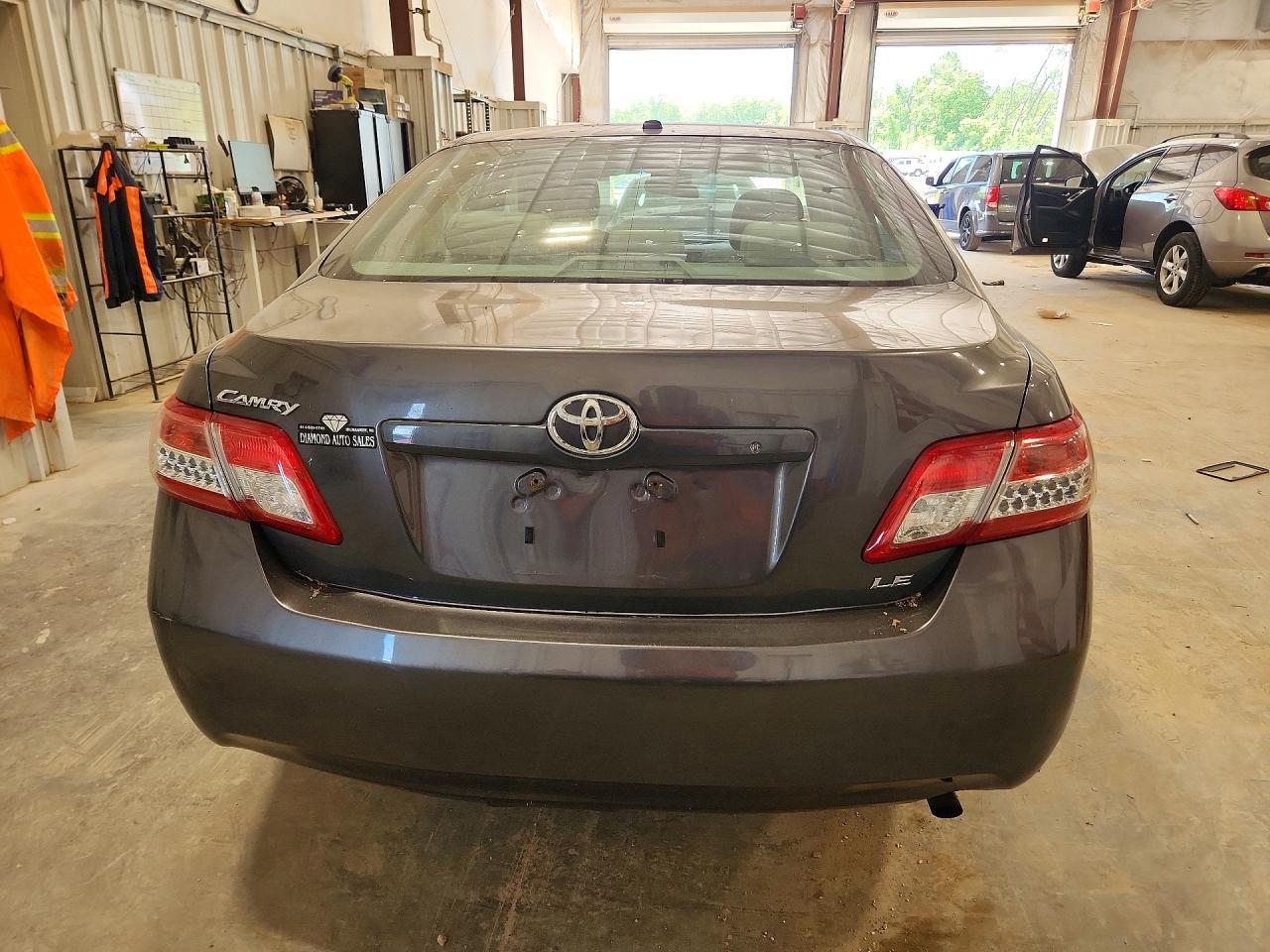 2011 Toyota Camry Le - Image 6