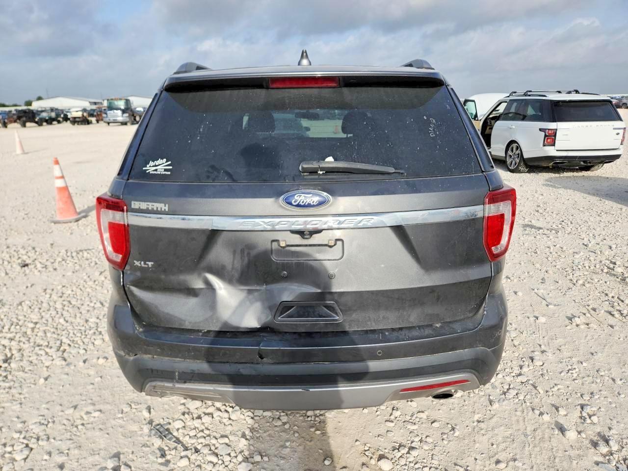 2017 Ford Explorer Xlt - Image 6