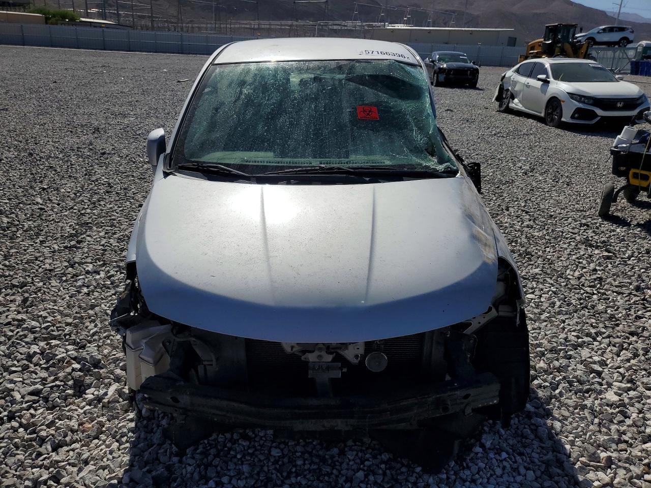 2011 Nissan Versa 1.8 S - Фото 5