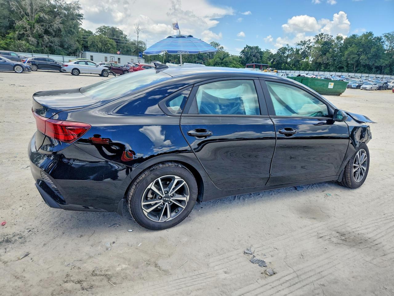 2024 Kia Forte Lxs - Фото 3