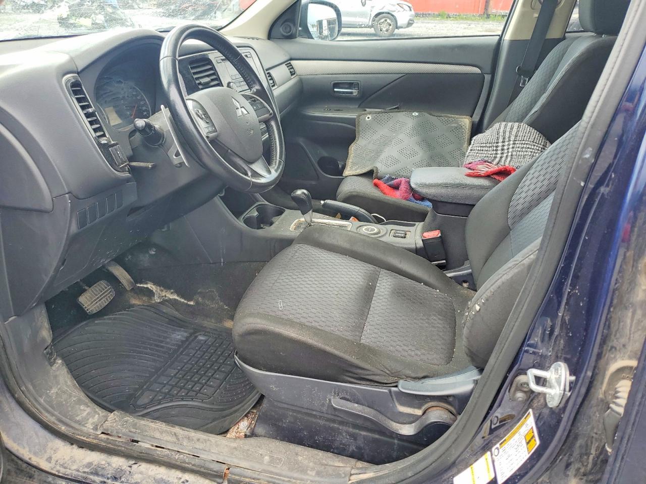 2014 Mitsubishi Outlander Se - Image 7