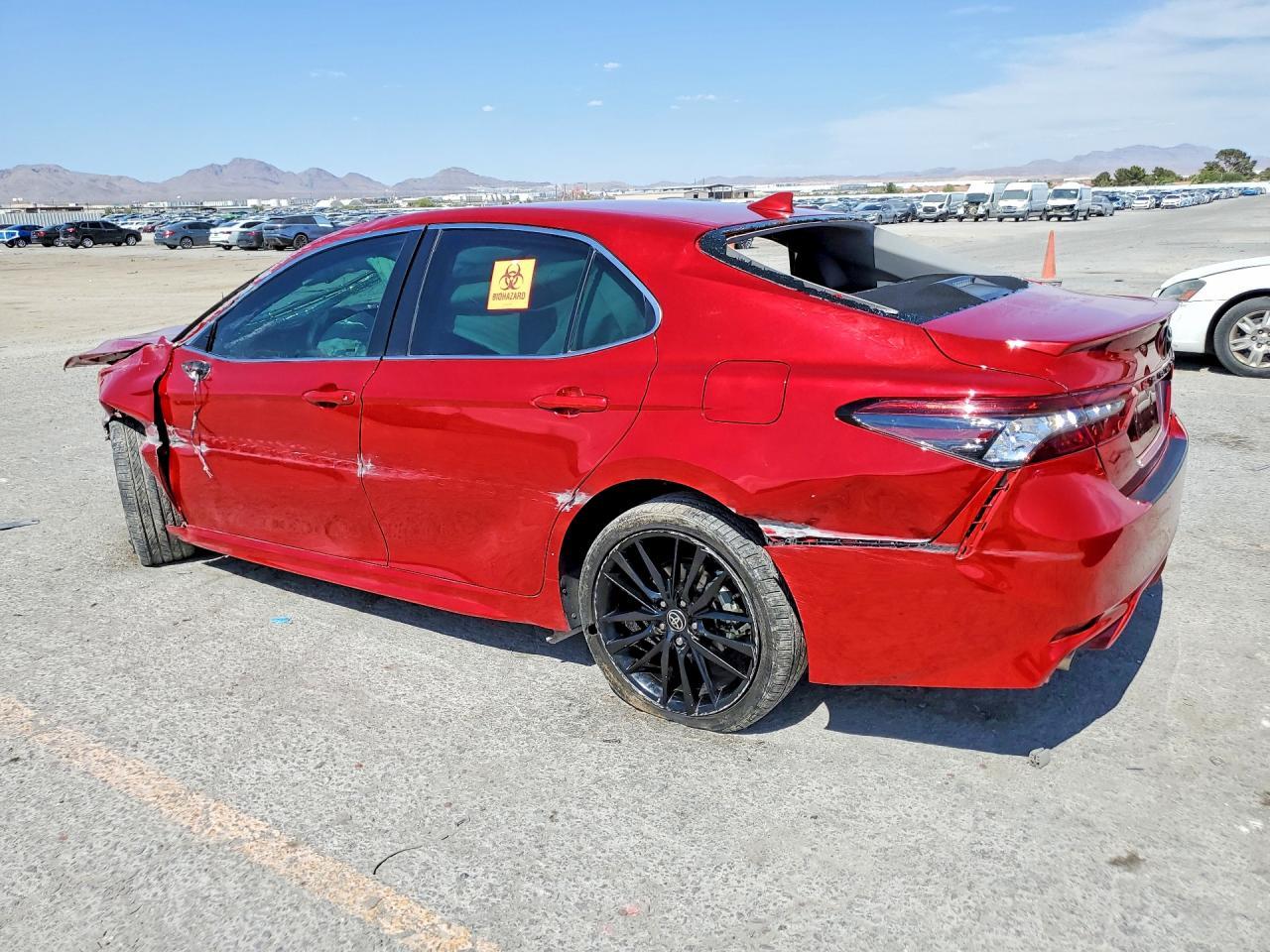 2021 Toyota Camry Xse - Фото 2