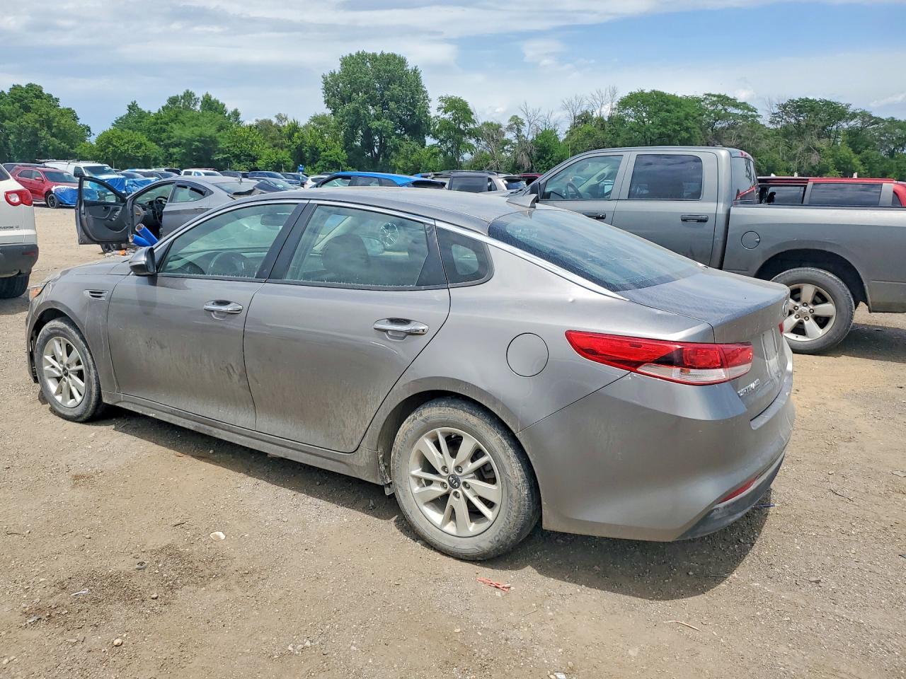 2017 Kia Optima Lx - Фото 2