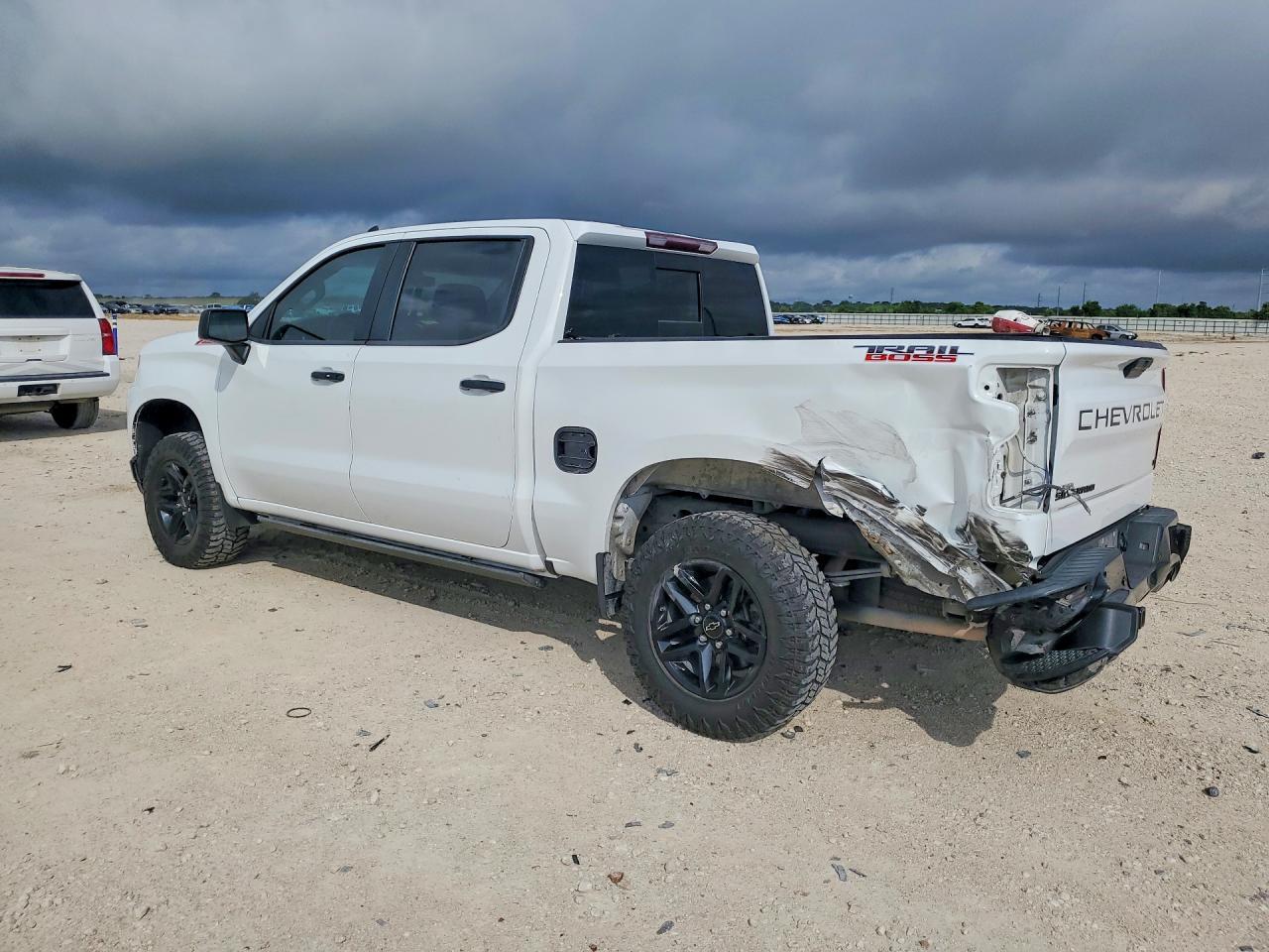 2020 Chevrolet Silverado K1500 Lt Trail Boss - Фото 2
